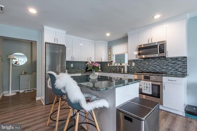 1013 LAKESHORE DR, Haddon Township, NJ 08108