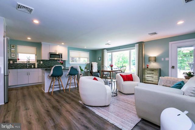 1013 LAKESHORE DR, Haddon Township, NJ 08108