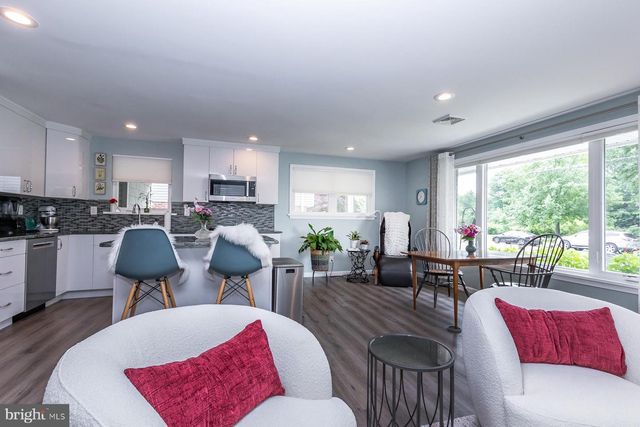 1013 LAKESHORE DR, Haddon Township, NJ 08108