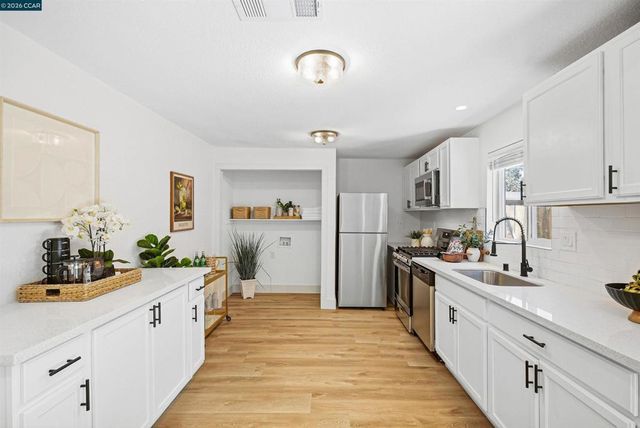 1340 Janet Ln, Concord, CA 94521