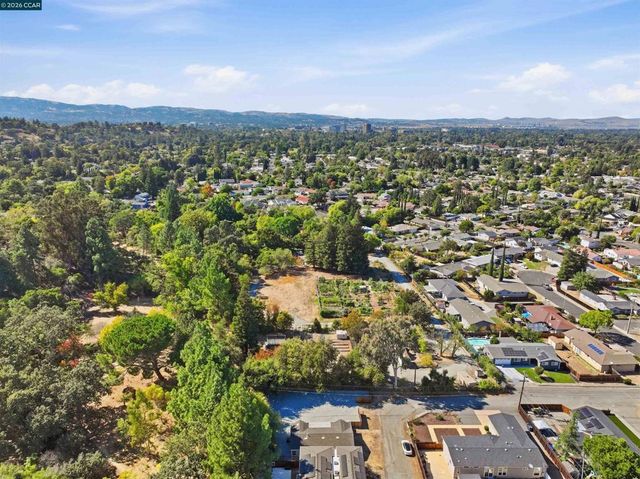 1340 Janet Ln, Concord, CA 94521