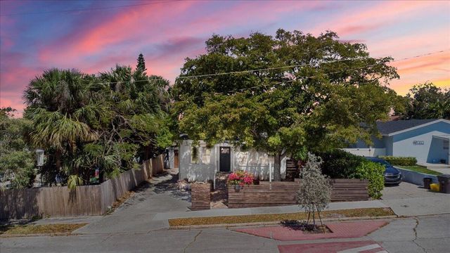 815 Omar Road, West Palm Beach, FL 33405