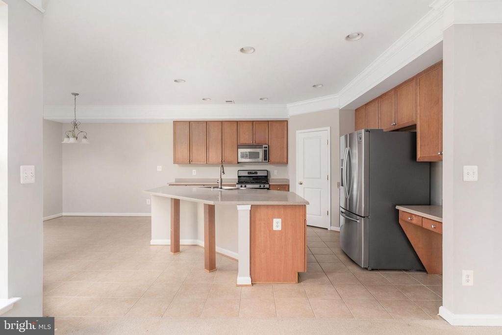 Image 23 of property listing at 12314 TANALIAN FALLS LN, Bristow, VA 20136