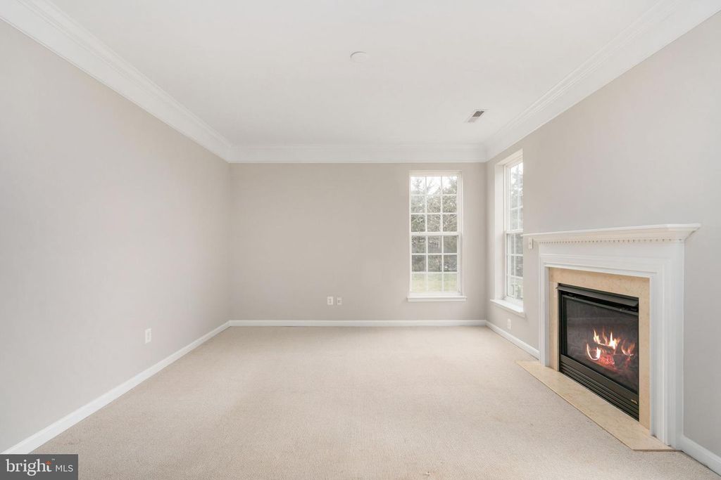 Image 25 of property listing at 12314 TANALIAN FALLS LN, Bristow, VA 20136