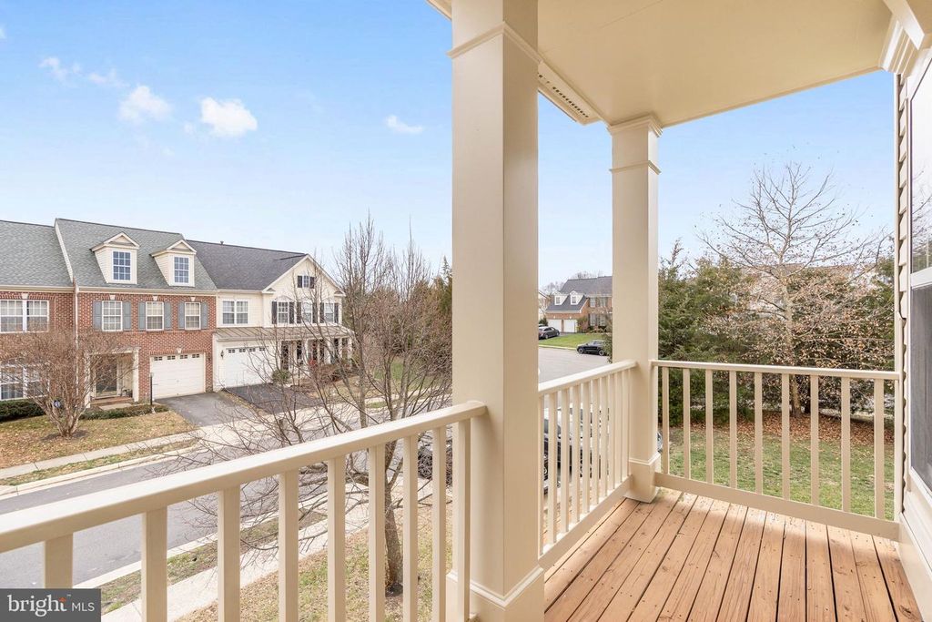 Image 45 of property listing at 12314 TANALIAN FALLS LN, Bristow, VA 20136