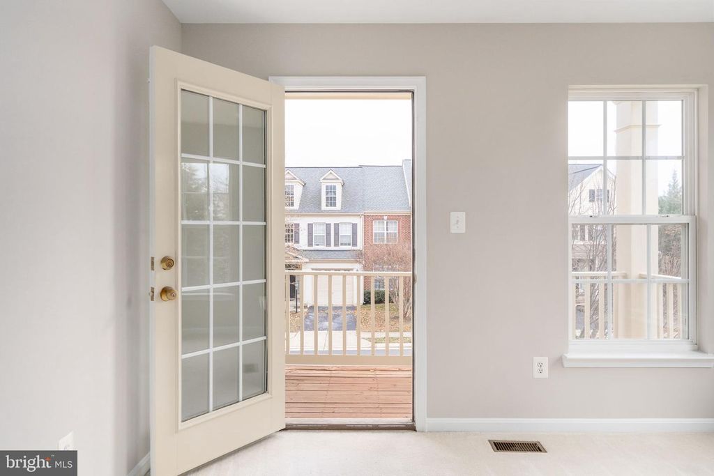 Image 46 of property listing at 12314 TANALIAN FALLS LN, Bristow, VA 20136