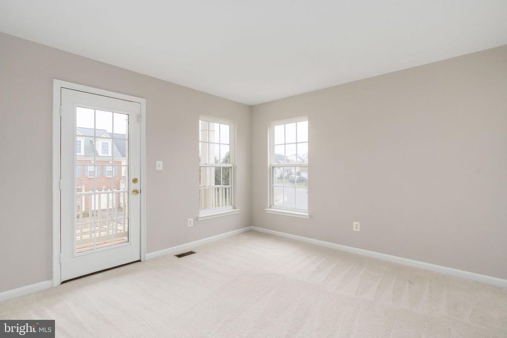 Image 48 of property listing at 12314 TANALIAN FALLS LN, Bristow, VA 20136