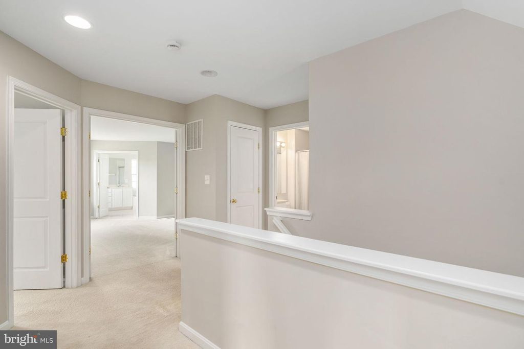 Image 49 of property listing at 12314 TANALIAN FALLS LN, Bristow, VA 20136