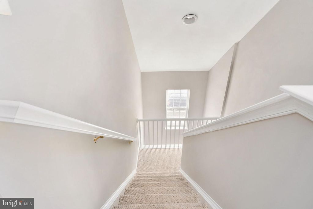 Image 51 of property listing at 12314 TANALIAN FALLS LN, Bristow, VA 20136