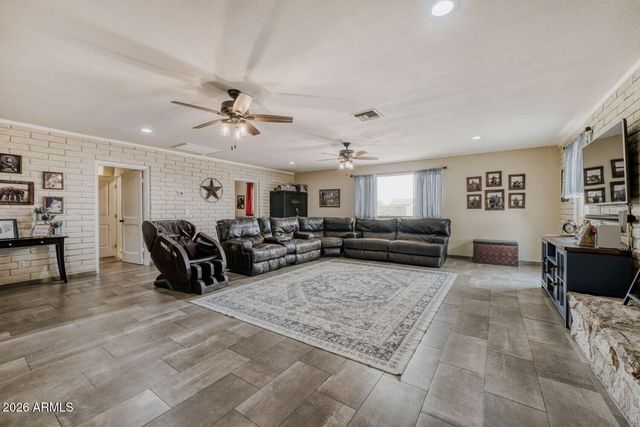 10226 E IRIS Road, Mesa, AZ 85207