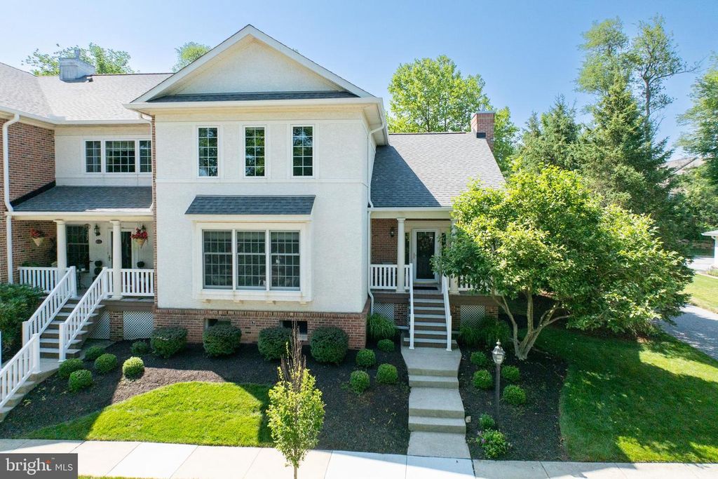 423 VINEYARD LN, Downingtown, PA 19335