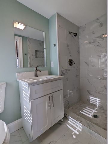 293 Fayette St 13, Quincy, MA 02170
