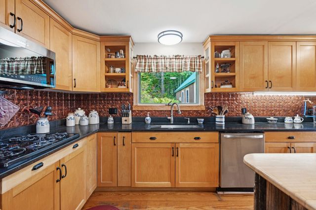 867 East Bethel Road, Randolph, VT 05061