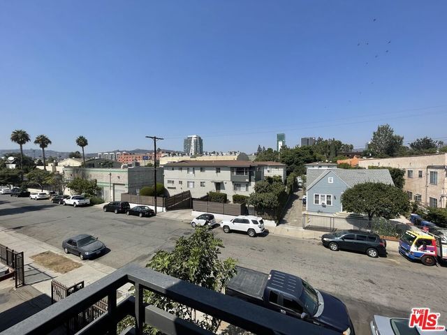 6226 Lexington Avenue, Los Angeles, CA 90038