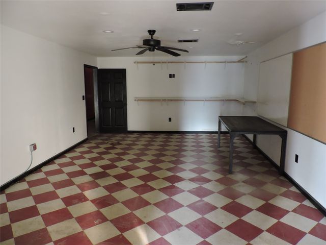 920 W Mason Street, Mabank, TX 75147