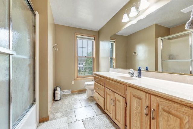 1753 MARTINWOOD COURT, De Pere, WI 54115