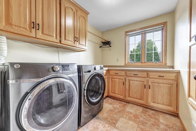 1753 MARTINWOOD COURT, De Pere, WI 54115