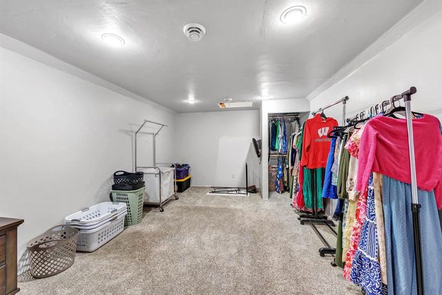 1753 MARTINWOOD COURT, De Pere, WI 54115