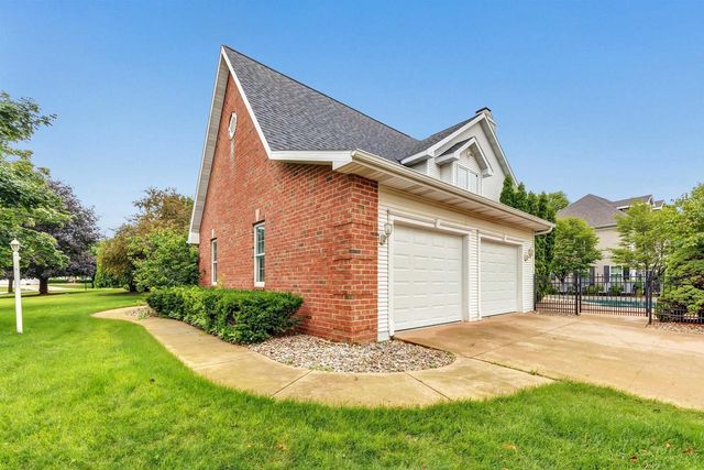 1753 MARTINWOOD COURT, De Pere, WI 54115