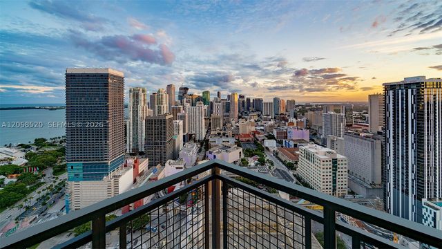650 NE 2nd Ave 2811, Miami, FL 33132