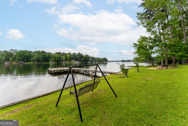 291 W Lakeview Drive NE, Milledgeville, GA 31061