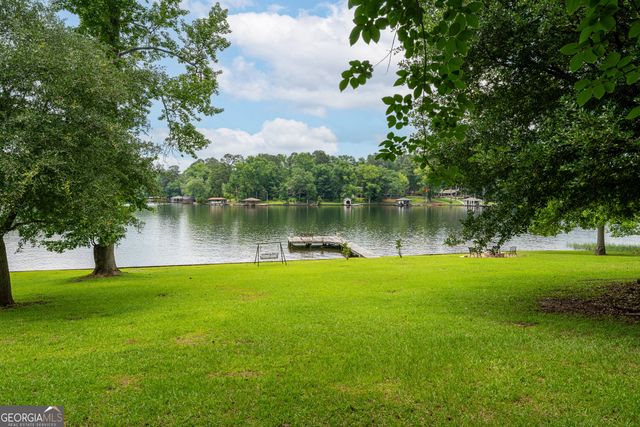 291 W Lakeview Drive NE, Milledgeville, GA 31061