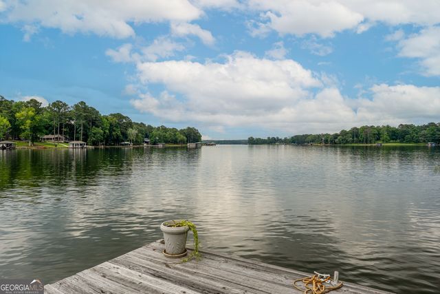 291 W Lakeview Drive NE, Milledgeville, GA 31061
