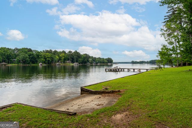 291 W Lakeview Drive NE, Milledgeville, GA 31061