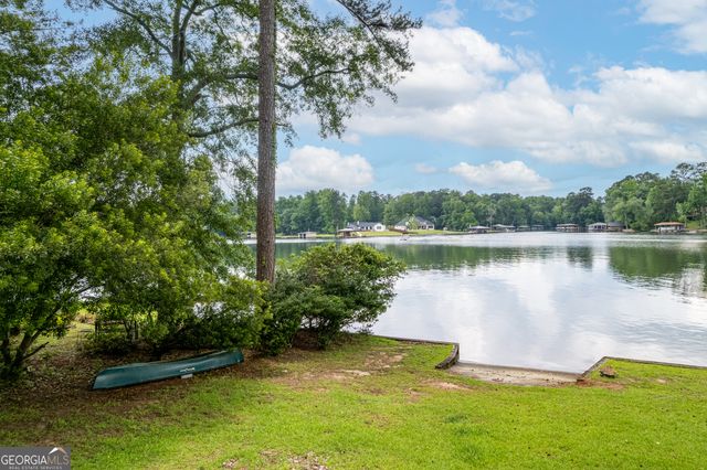 291 W Lakeview Drive NE, Milledgeville, GA 31061
