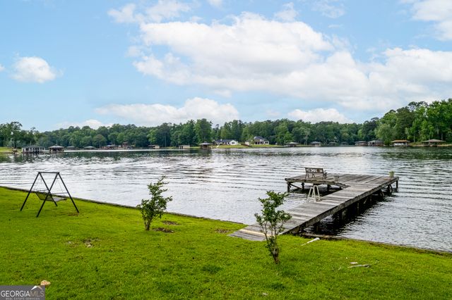291 W Lakeview Drive NE, Milledgeville, GA 31061