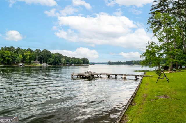 291 W Lakeview Drive NE, Milledgeville, GA 31061