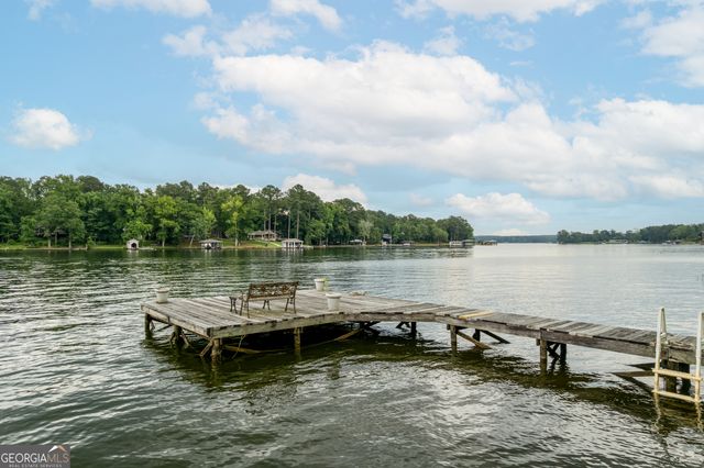 291 W Lakeview Drive NE, Milledgeville, GA 31061