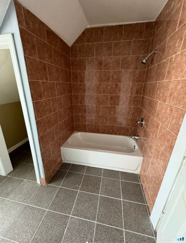 817 Albany Avenue, Hartford, CT 06112