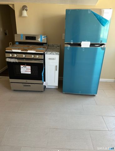 817 Albany Avenue, Hartford, CT 06112