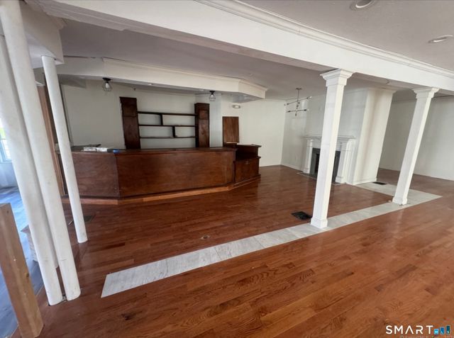 817 Albany Avenue, Hartford, CT 06112