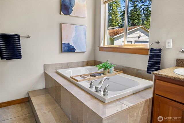 1987 NW Rampart Ridge Court, Bremerton, WA 98311