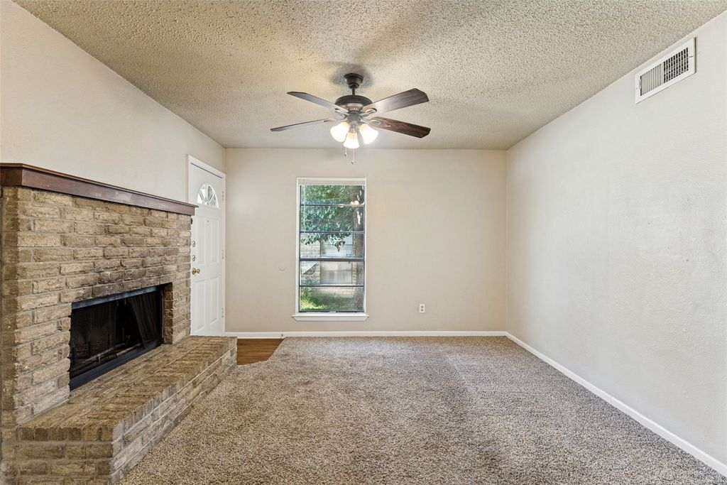 513 S Las Vegas Trail, White Settlement, TX 76108 — photo 4