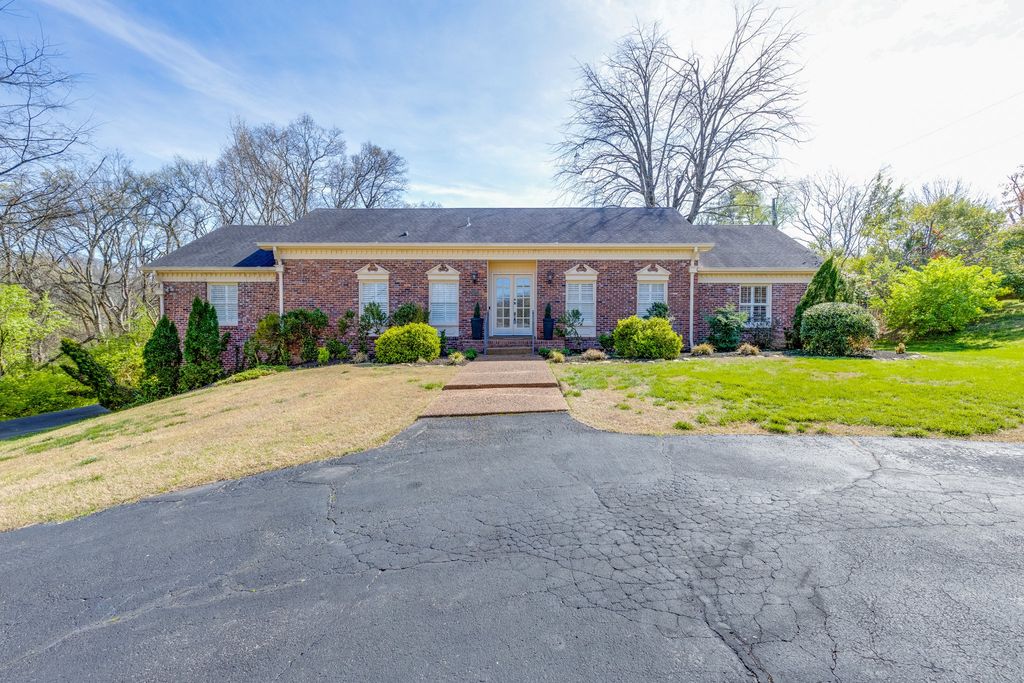 1227 Carl Seyfert Memorial Dr, Brentwood, TN 37027