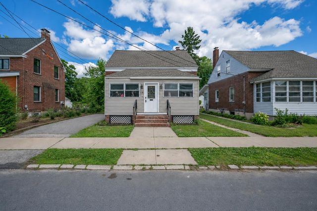 17 Grand Avenue, Nashua, NH 03060