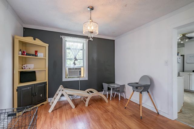 17 Grand Avenue, Nashua, NH 03060