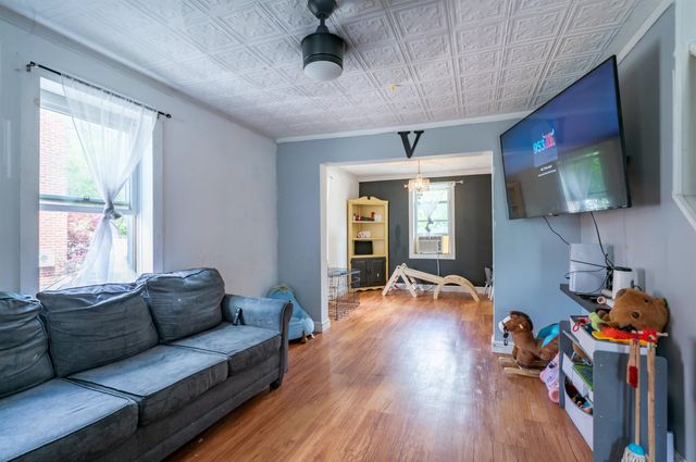 17 Grand Avenue, Nashua, NH 03060