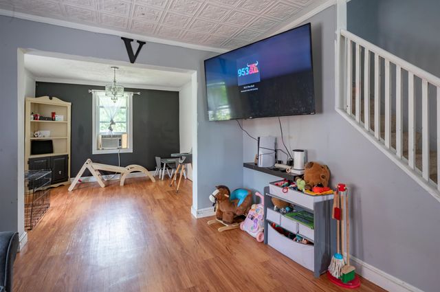 17 Grand Avenue, Nashua, NH 03060