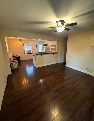 264 Creekside Drive, Bolingbrook, IL 60440