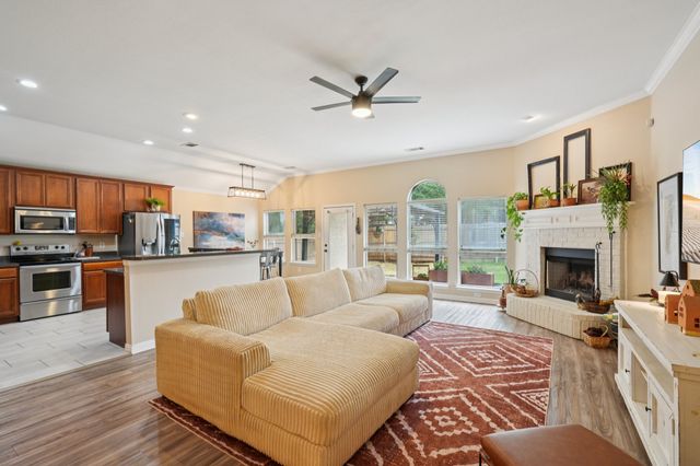 2408 Buffalo Run, Burleson, TX 76028