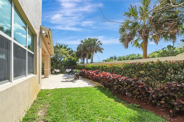 8952 Cypress Grove Lane, West Palm Beach, FL 33411