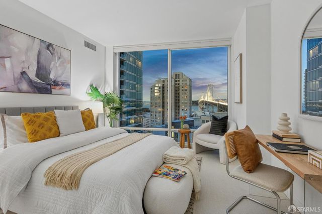 425 1st Street 1208, San Francisco, CA 94105