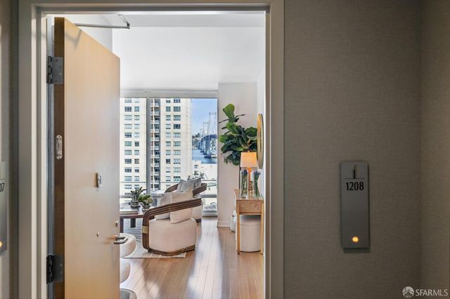 425 1st Street 1208, San Francisco, CA 94105