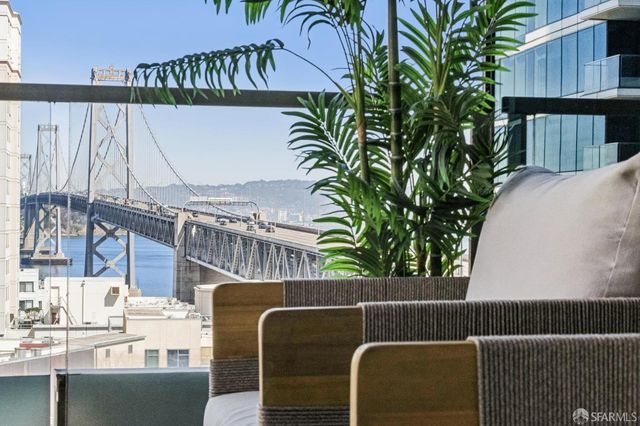 425 1st Street 1208, San Francisco, CA 94105