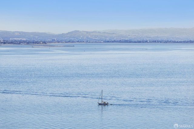 425 1st Street 1208, San Francisco, CA 94105