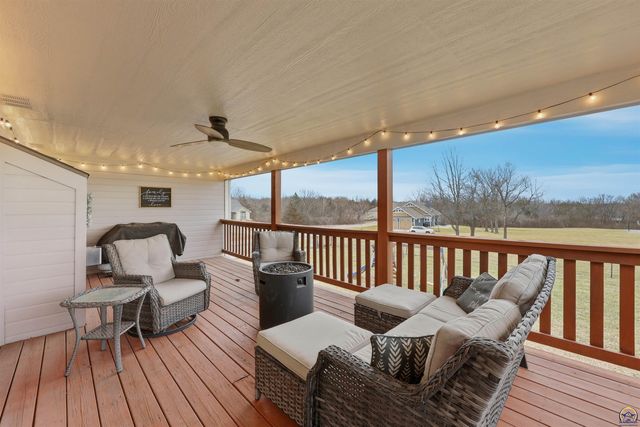 4414 SE Gemstone LN, Topeka, KS 66609